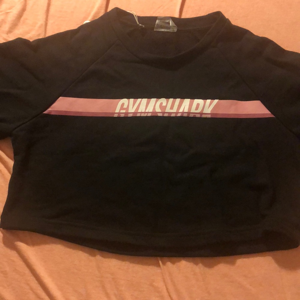 Gym shark crop top